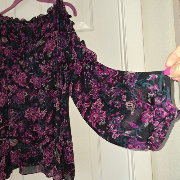 1. STATE NWOT cold shoulder blouse size L - Picture 4 of 7